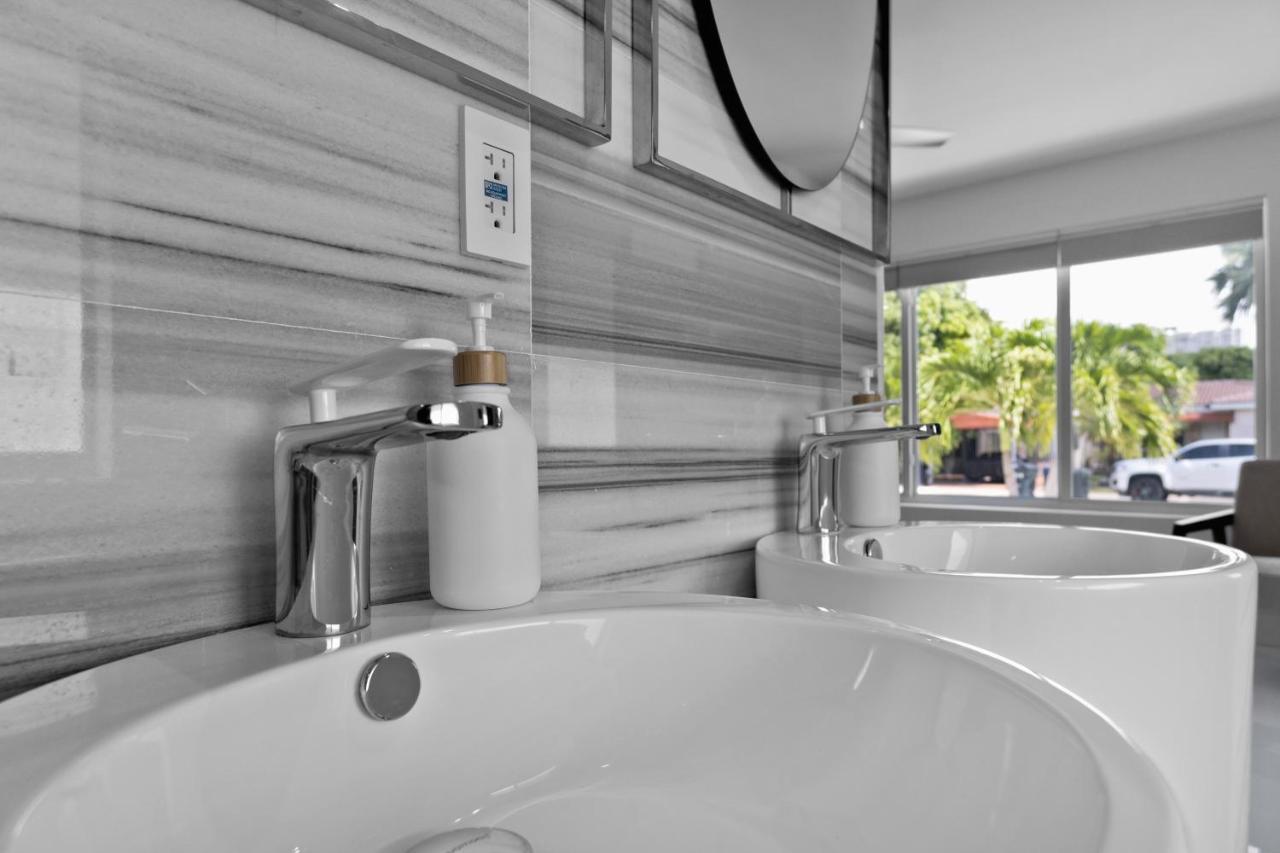 Ferienwohnung Luxury House 4 Beds Heated Pool W Jaccuzzi North Bay Village Exterior foto