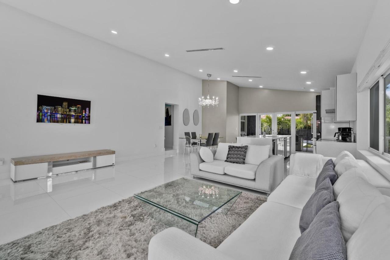 Ferienwohnung Luxury House 4 Beds Heated Pool W Jaccuzzi North Bay Village Exterior foto